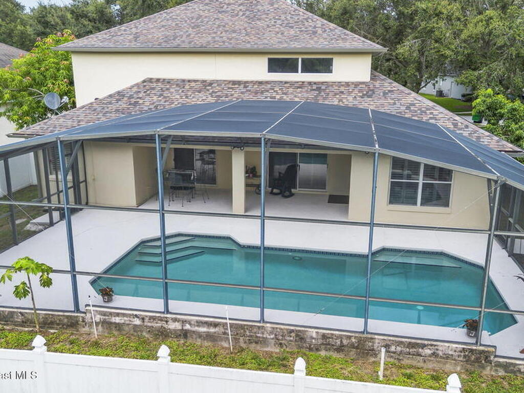 729 Strihal Loop, Oakland, FL 34787