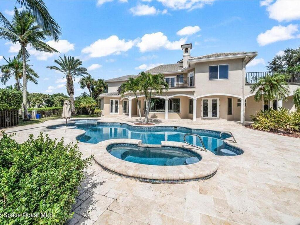 154 Lansing Island Drive, Indian Harbour Beach, FL 32937