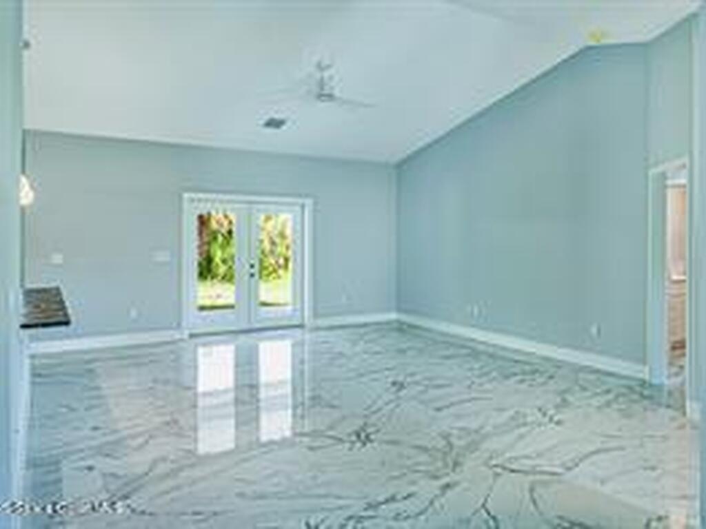 9480 84 Street, Vero Beach, FL 32967