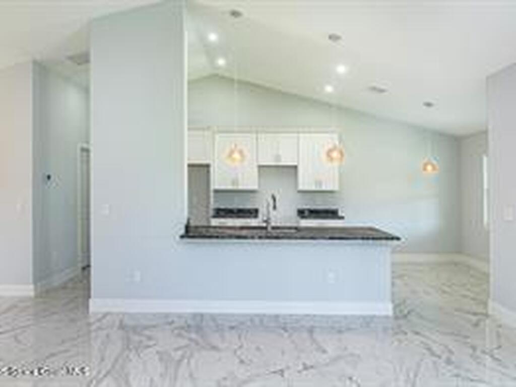 9480 84 Street, Vero Beach, FL 32967