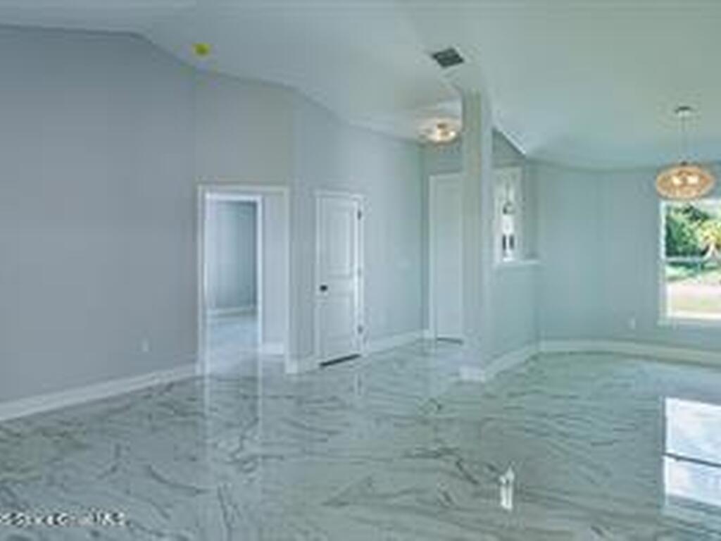 9480 84 Street, Vero Beach, FL 32967