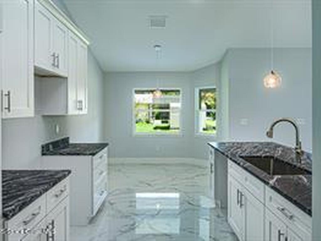 9480 84 Street, Vero Beach, FL 32967