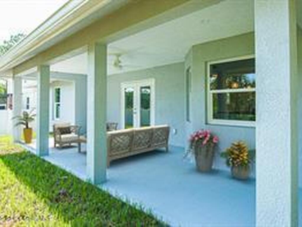 9480 84 Street, Vero Beach, FL 32967