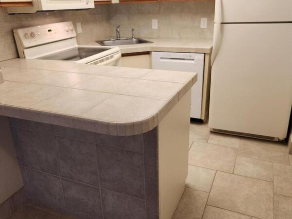 8600 Ridgewood Avenue, Cape Canaveral, FL 32920