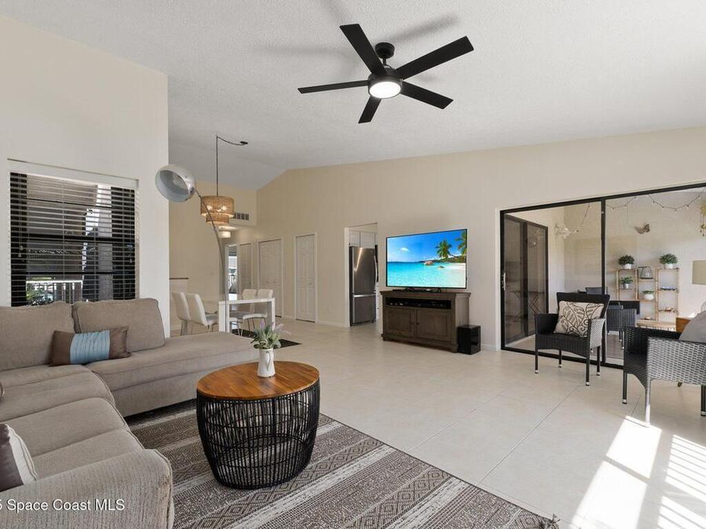 3212 S Lakeview Circle, Fort Pierce, FL 34949