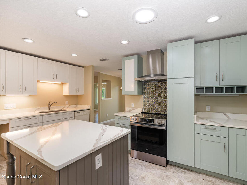 1355 Mayflower Avenue, Melbourne, FL 32940