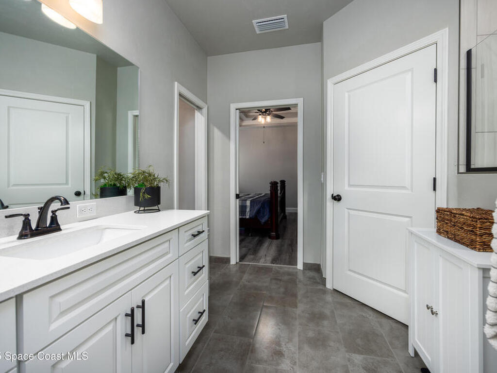 1735 SW 70th Circle, Gainesville, FL 32607