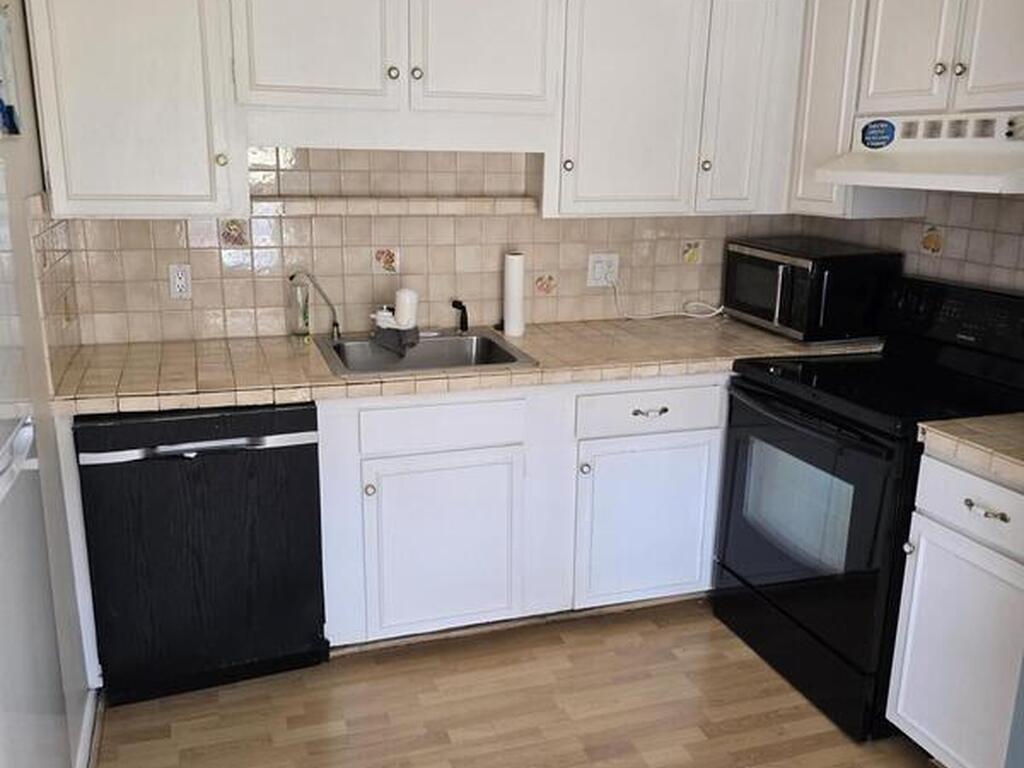 125 E Colonial Court, Indian Harbour Beach, FL 32937