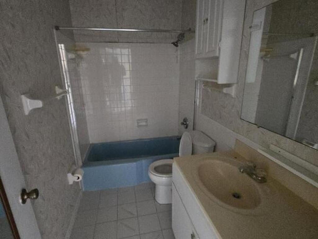 125 E Colonial Court, Indian Harbour Beach, FL 32937