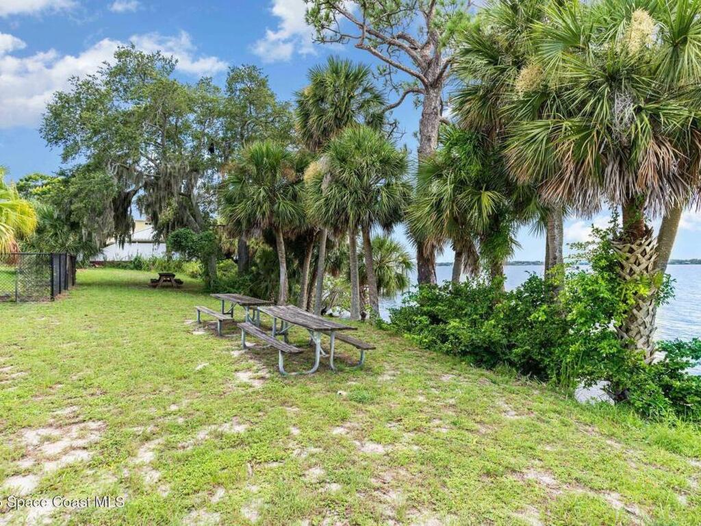 2210 Heron Drive, Merritt Island, FL 32952