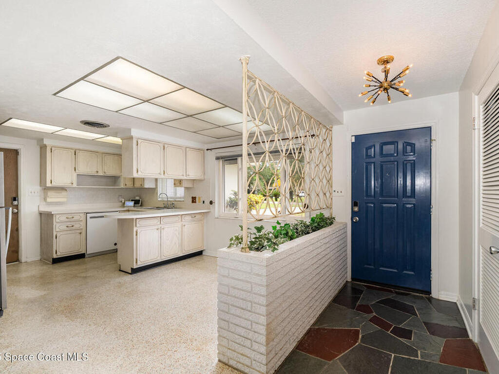 2210 Heron Drive, Merritt Island, FL 32952