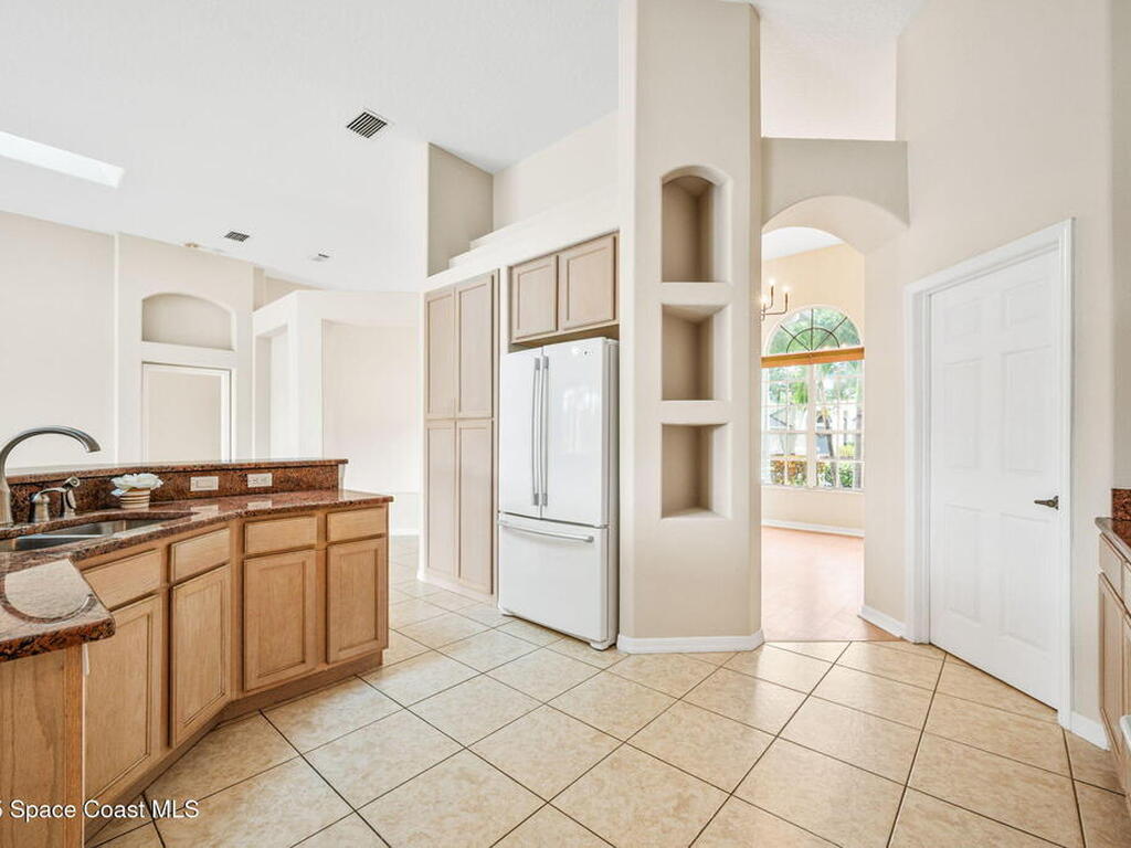 471 Lake Victoria Circle, Melbourne, FL 32940