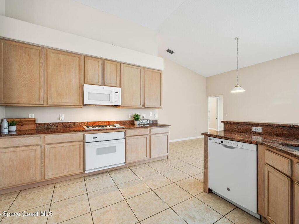 471 Lake Victoria Circle, Melbourne, FL 32940