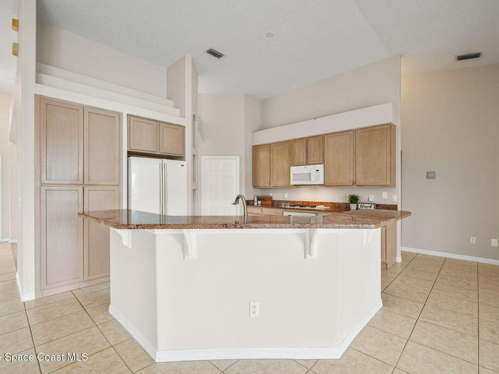 471 Lake Victoria Circle, Melbourne, FL 32940