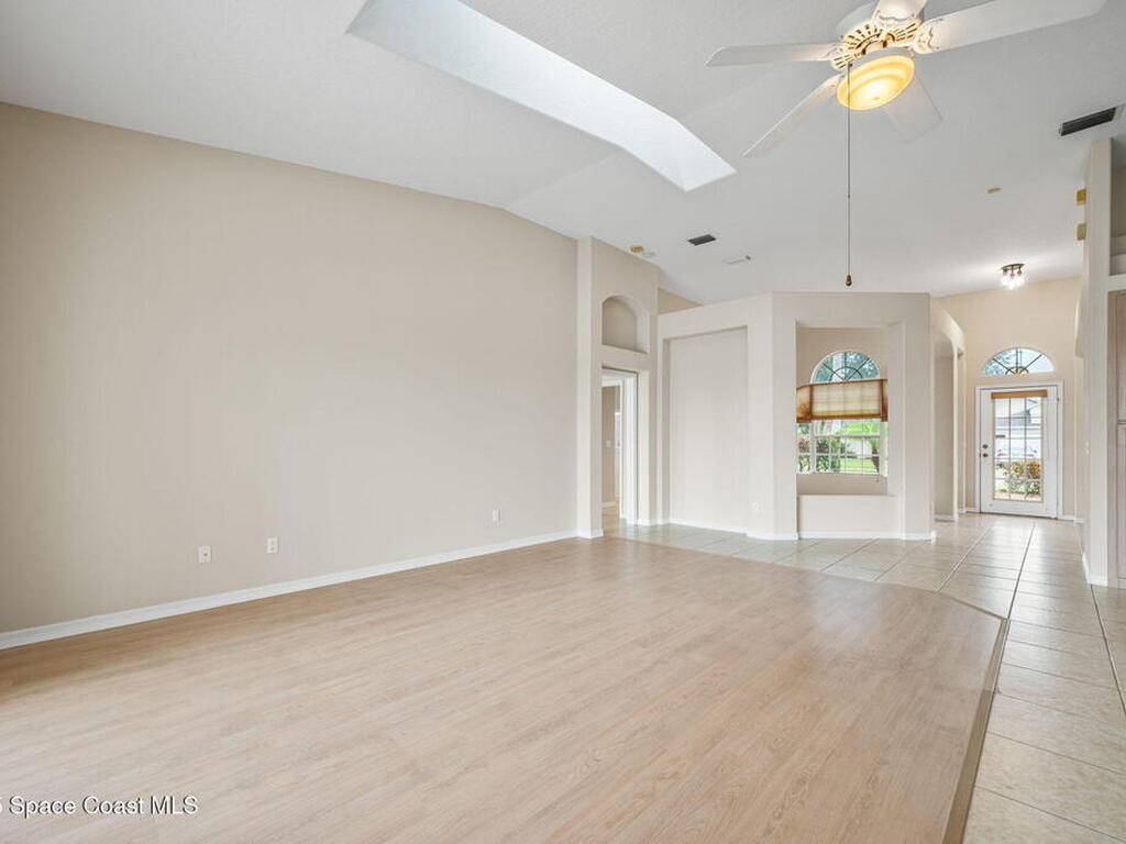 471 Lake Victoria Circle, Melbourne, FL 32940