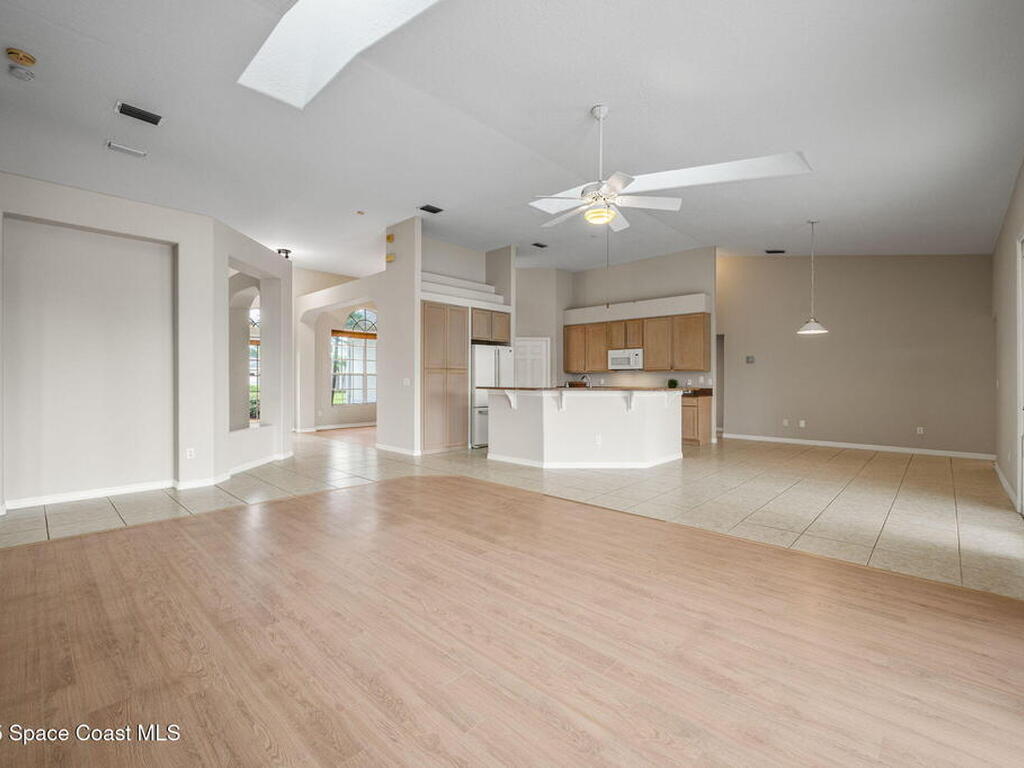 471 Lake Victoria Circle, Melbourne, FL 32940
