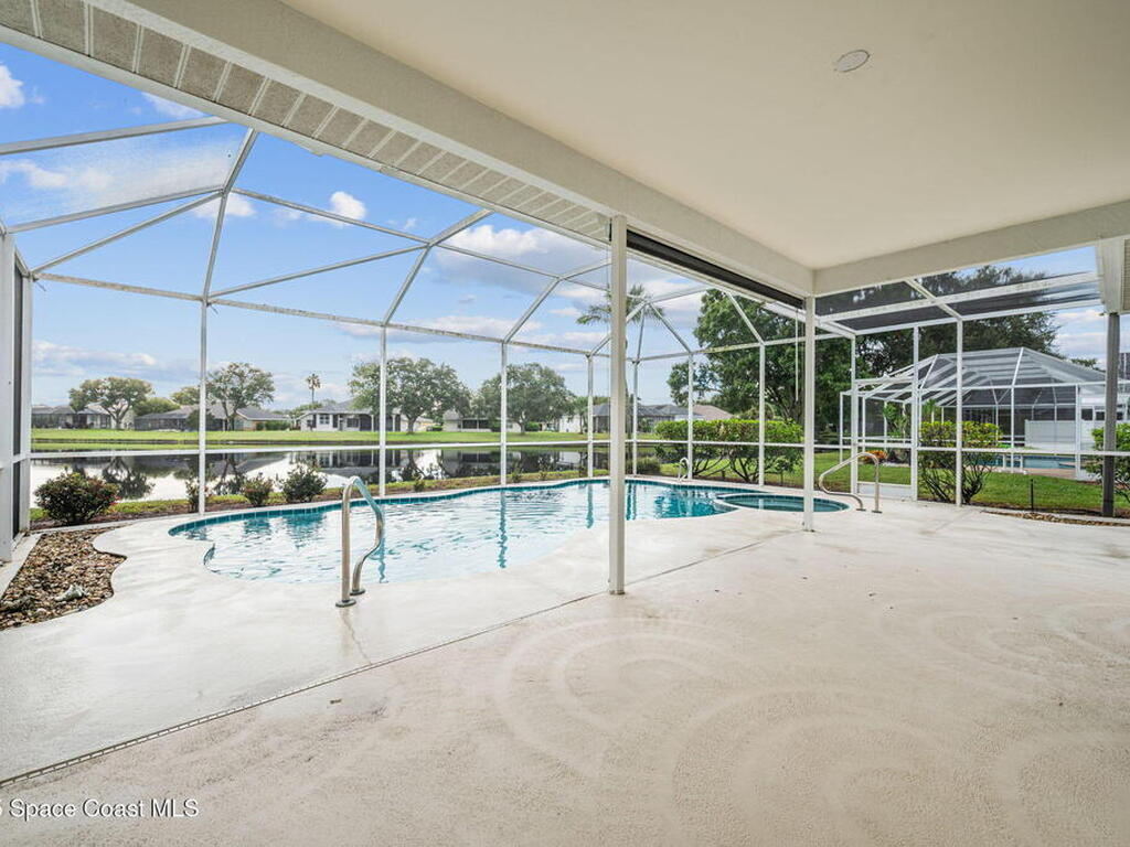 471 Lake Victoria Circle, Melbourne, FL 32940
