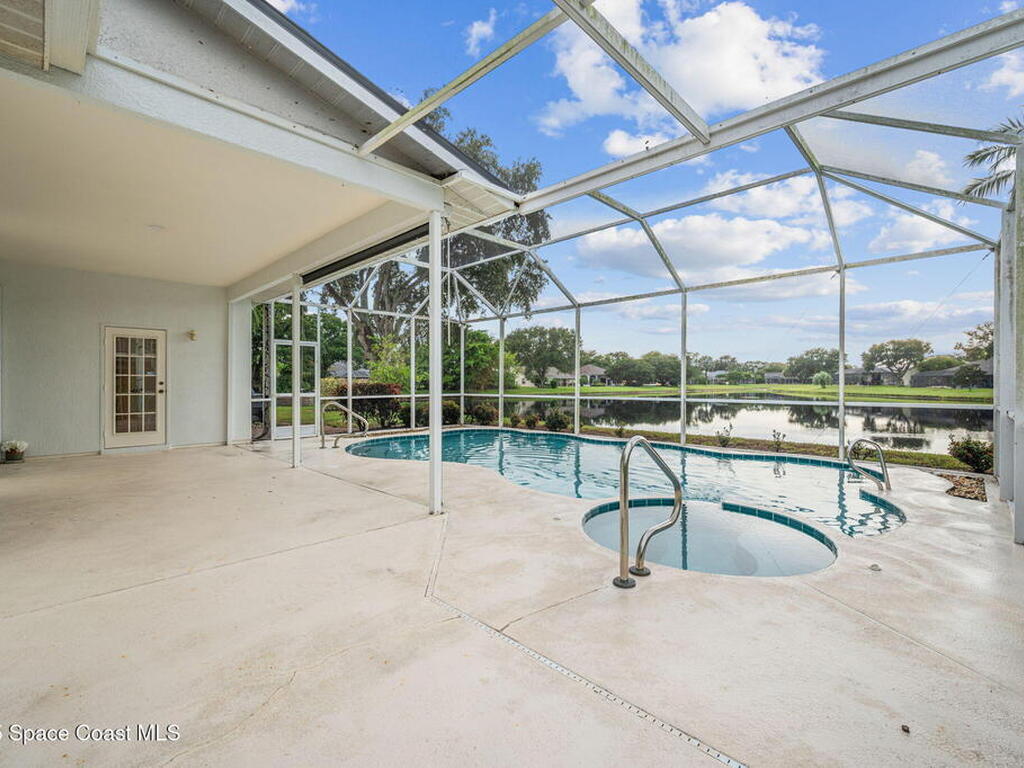 471 Lake Victoria Circle, Melbourne, FL 32940