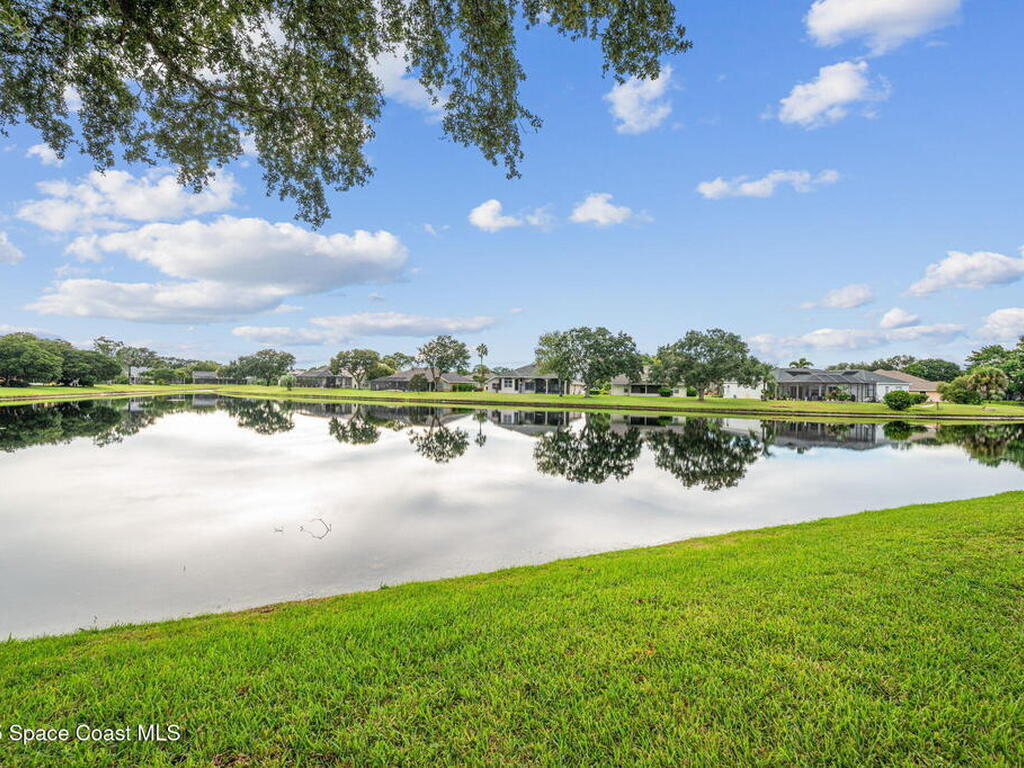 471 Lake Victoria Circle, Melbourne, FL 32940