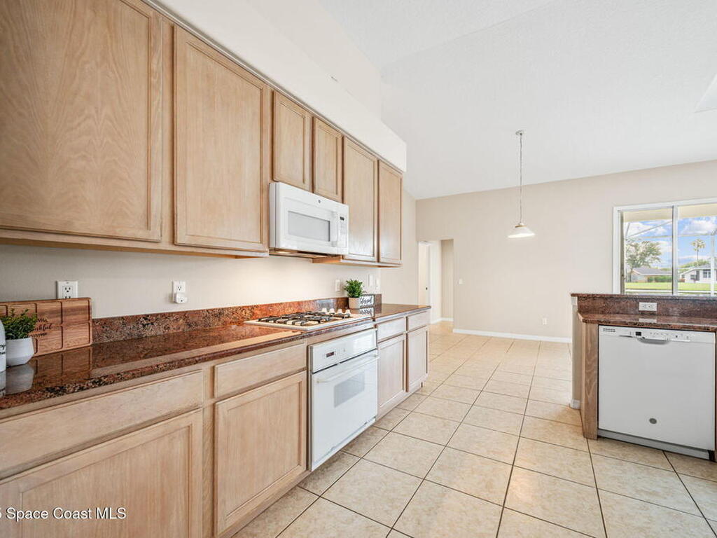 471 Lake Victoria Circle, Melbourne, FL 32940