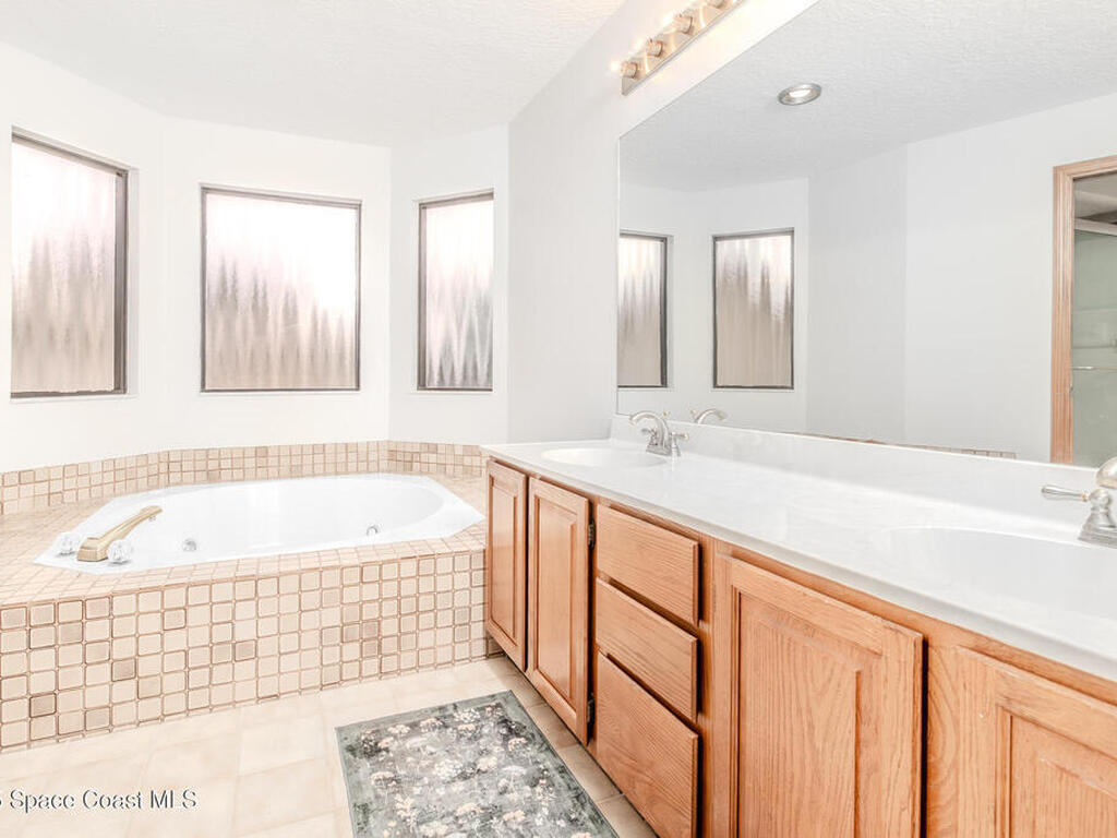 369 Crystal Lake Drive, Melbourne, FL 32940