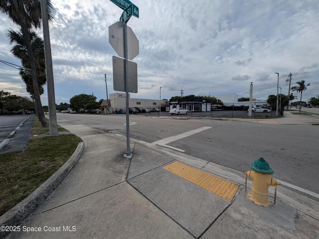 101 NW 43rd Street, Oakland Park, FL 33309