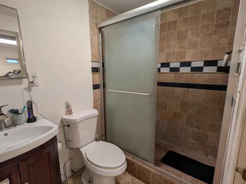 101 NW 43rd Street, Oakland Park, FL 33309