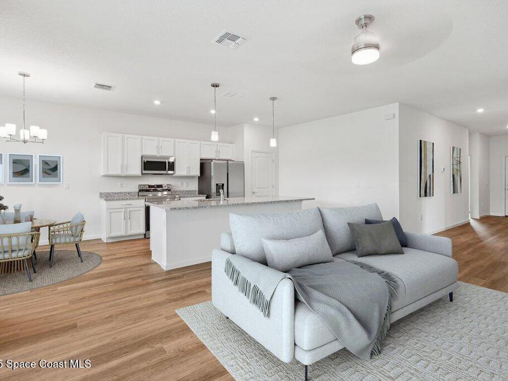 2071 Gale Avenue, Palm Bay, FL 32908