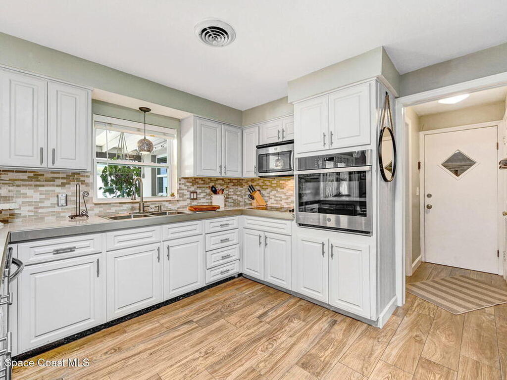495 Plantation Road, Merritt Island, FL 32952