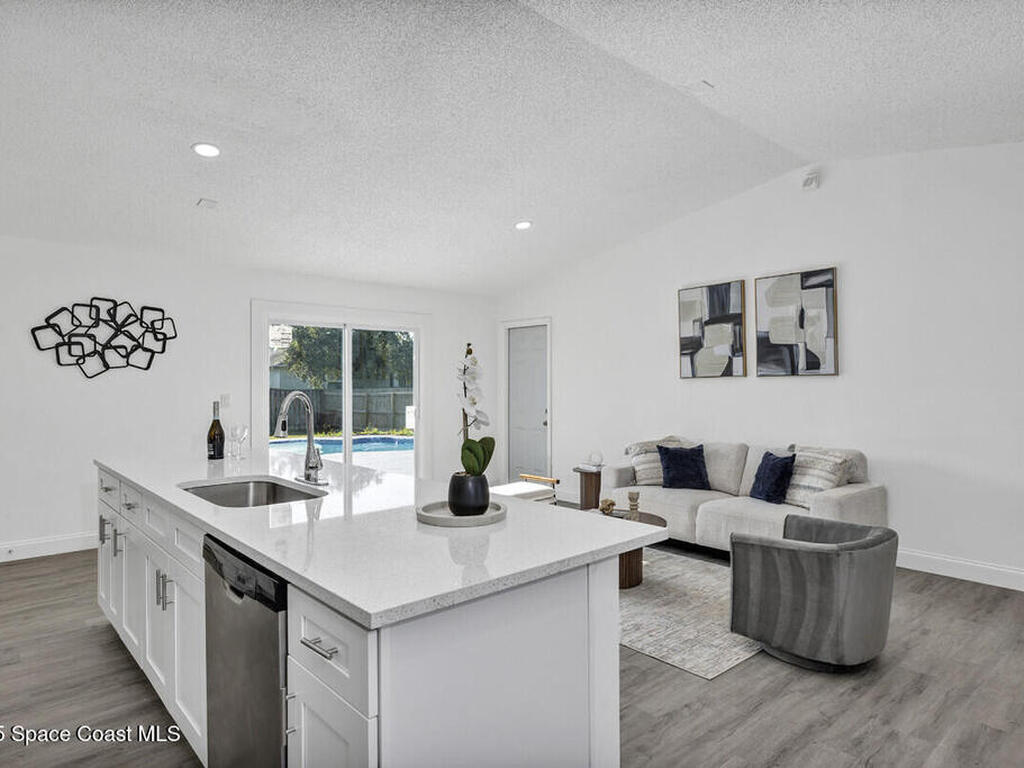 1099 Dusseldorf Avenue, Palm Bay, FL 32907