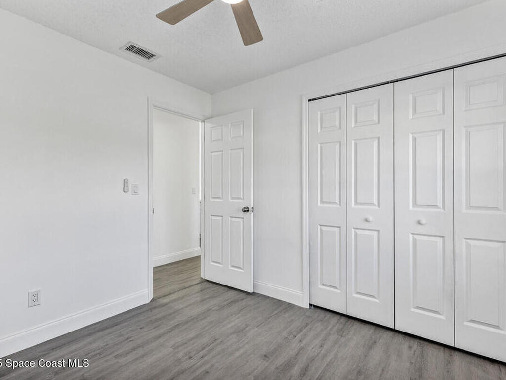 1099 Dusseldorf Avenue, Palm Bay, FL 32907