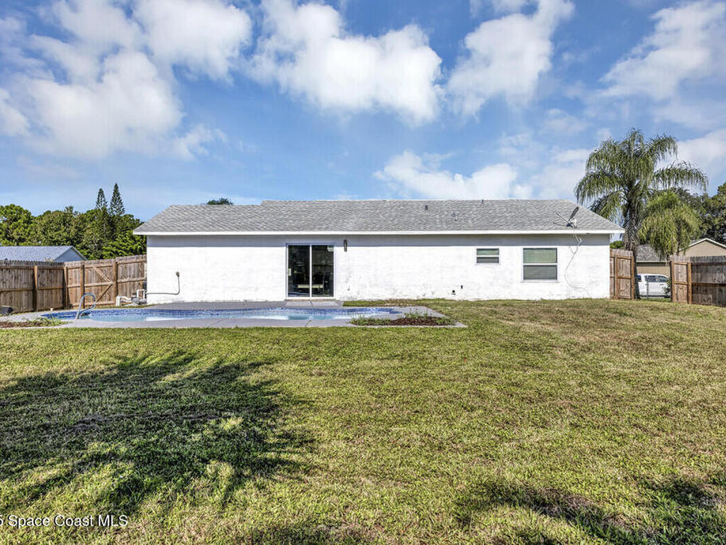 1099 Dusseldorf Avenue, Palm Bay, FL 32907