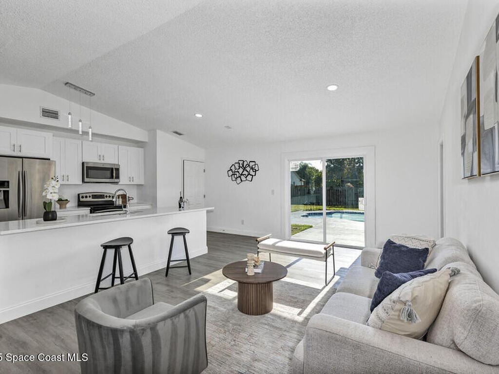 1099 Dusseldorf Avenue, Palm Bay, FL 32907