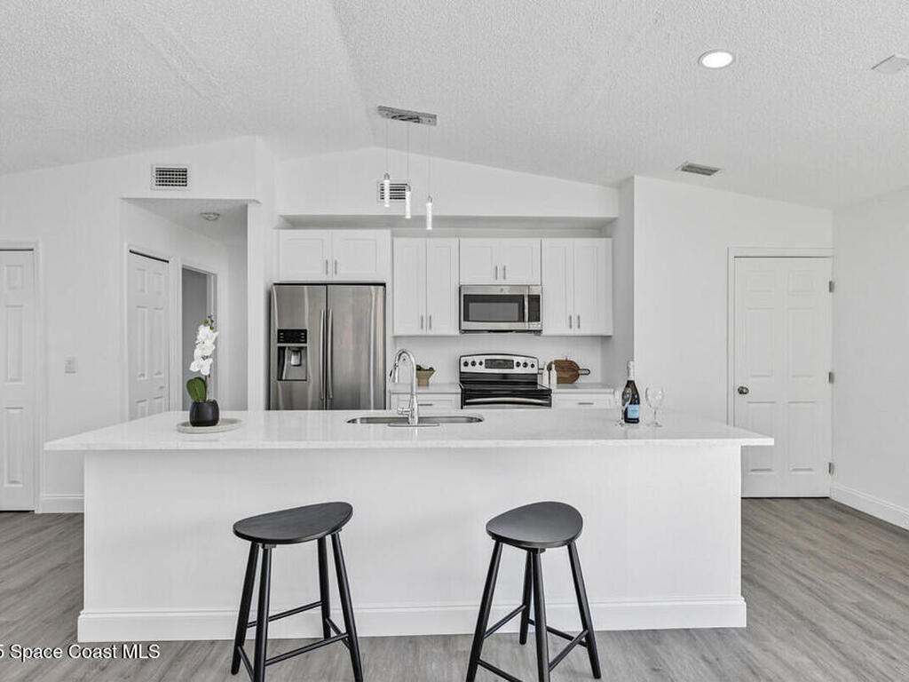 1099 Dusseldorf Avenue, Palm Bay, FL 32907