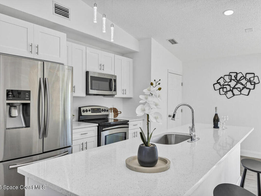 1099 Dusseldorf Avenue, Palm Bay, FL 32907