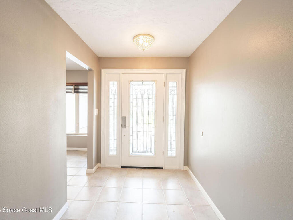 6 Country Club Road, Cocoa Beach, FL 32931