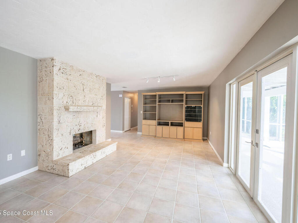 6 Country Club Road, Cocoa Beach, FL 32931