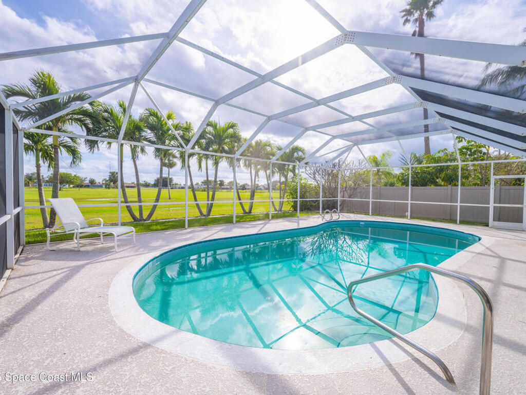 6 Country Club Road, Cocoa Beach, FL 32931