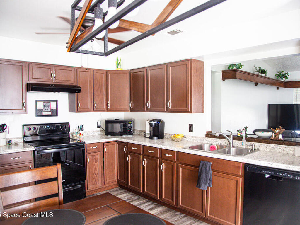 1515 Hamilton Avenue, Palm Bay, FL 32908