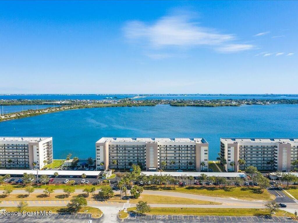 250 S Sykes Creek Parkway, Merritt Island, FL 32952