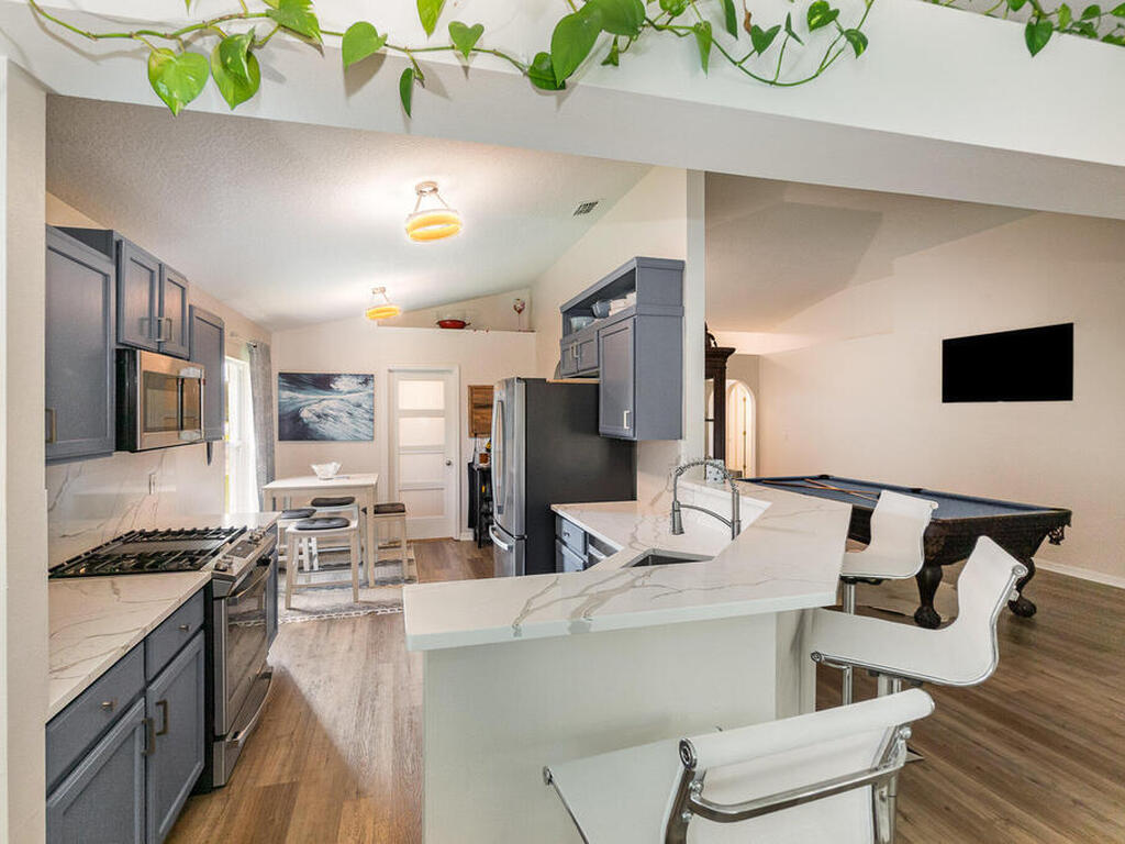 1736 Vista Lake Circle, Melbourne, FL 32904