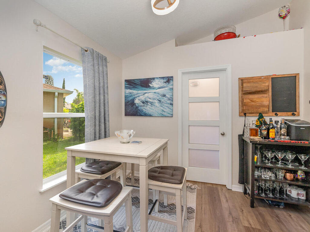 1736 Vista Lake Circle, Melbourne, FL 32904