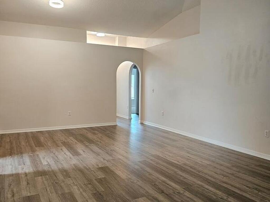 1736 Vista Lake Circle, Melbourne, FL 32904