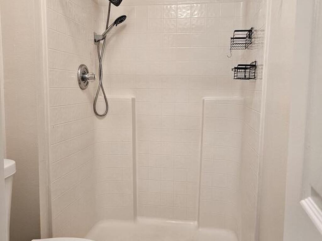 1736 Vista Lake Circle, Melbourne, FL 32904