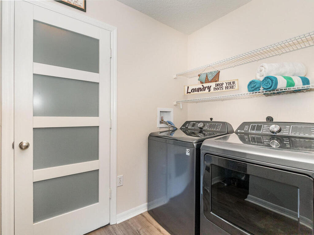 1736 Vista Lake Circle, Melbourne, FL 32904