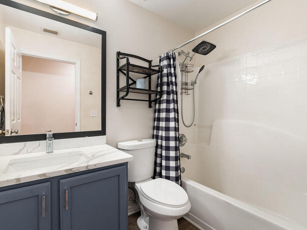 1736 Vista Lake Circle, Melbourne, FL 32904