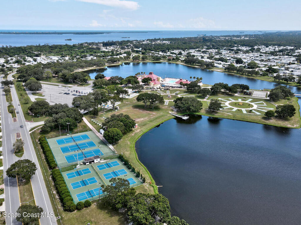 625 Puffin Drive, Barefoot Bay, FL 32976