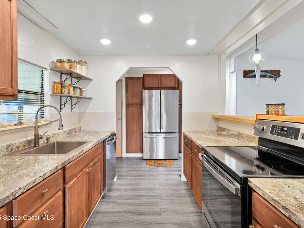 625 Puffin Drive, Barefoot Bay, FL 32976