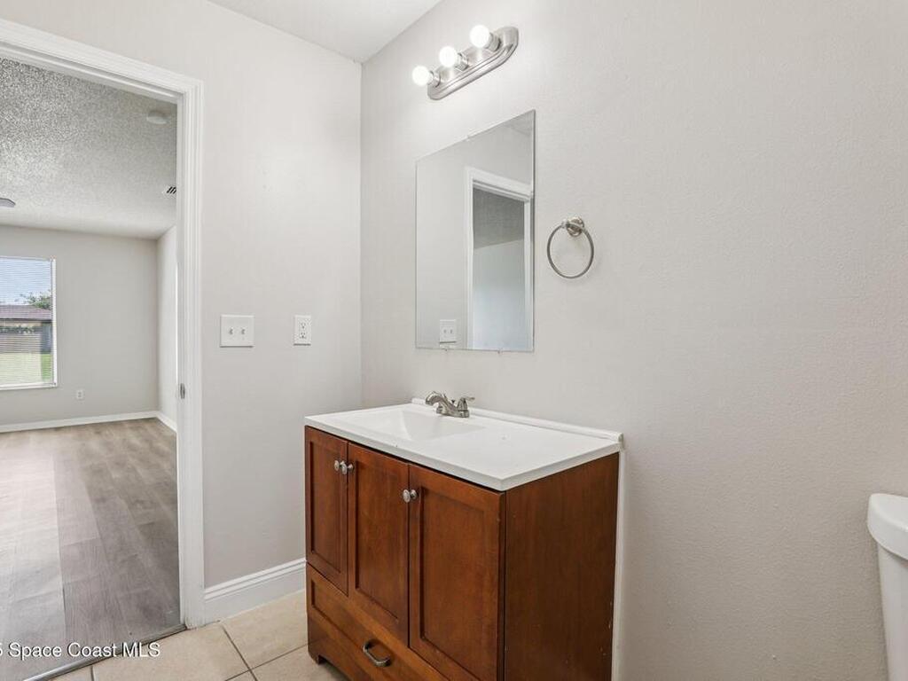 493 Quarry Lane, Sebastian, FL 32958