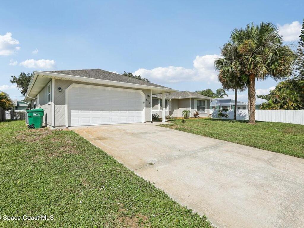 493 Quarry Lane, Sebastian, FL 32958